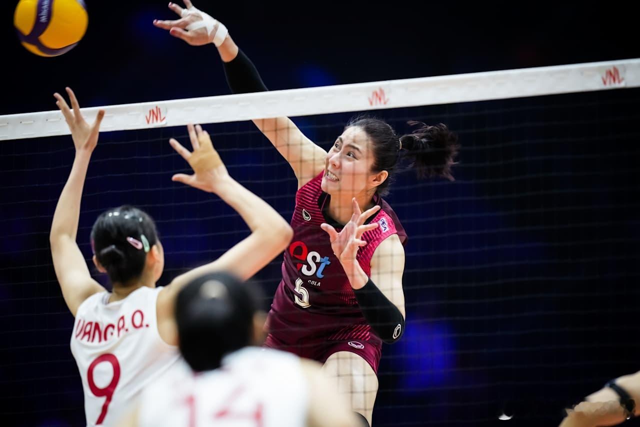 泰国女排副攻当强攻使，塔达奥拿到了本方最高的16分（24扣15中1拦）。中国女排