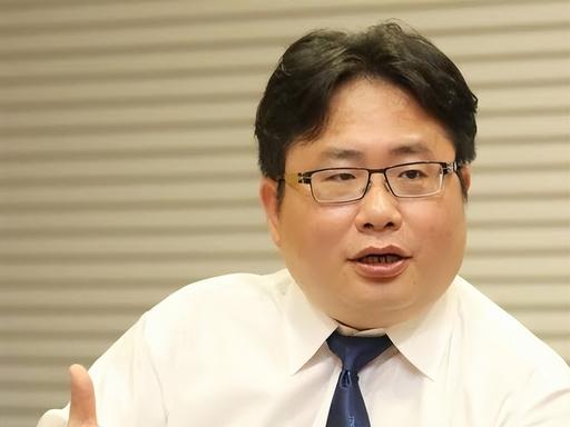 离谱！33 岁香港男子殴打亲绿媒体人矢板明夫，被捕竟后称 "打错人了！"

7 