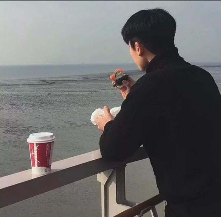 大表哥今年已经 40 岁了，昨天去见了一位相亲对象，出乎意料的是，女方竟然同意了