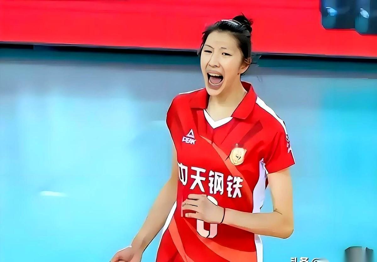 差点就让小丫头们给掀翻了。
说真的，江苏队今晚赢得也太悬了。
一上来就被天津那帮