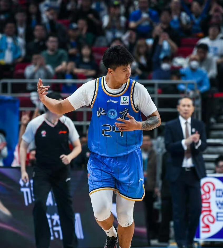 数据不会骗人！！！北京90-88险胜同曦，谁在尽力了，一目了然！！！
 
赵睿：