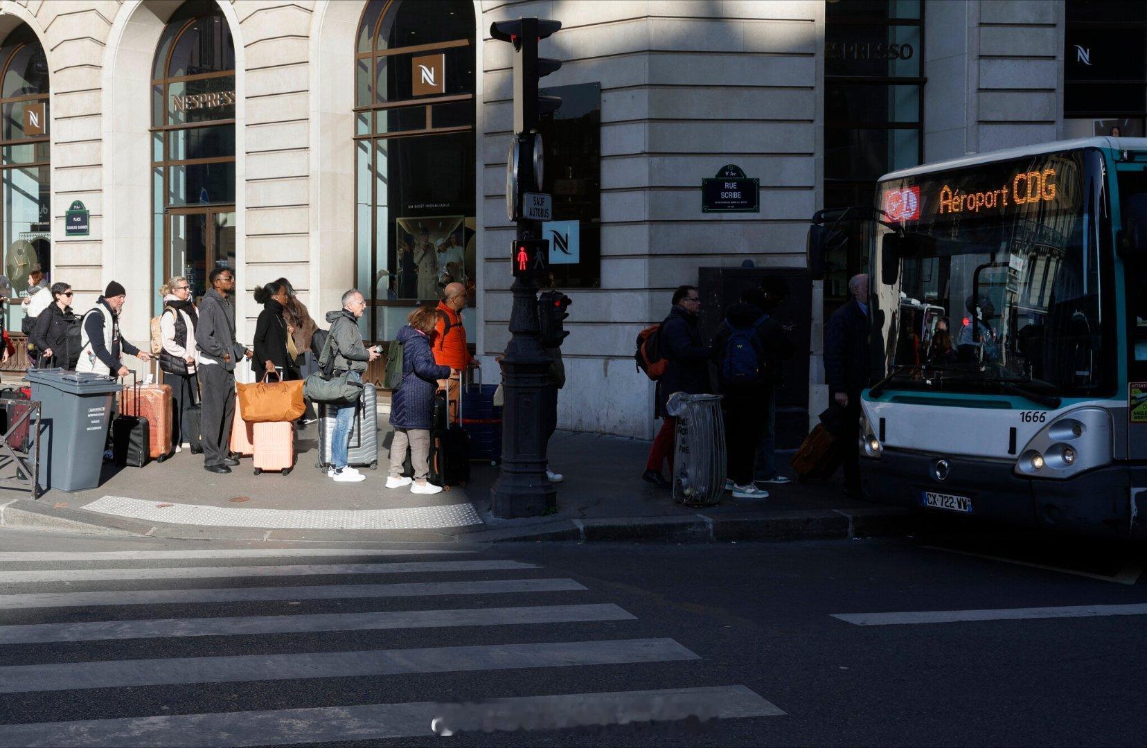 海外新鲜事 连接巴黎与戴高乐机场的 Roissybus 将从 2026年3月起停
