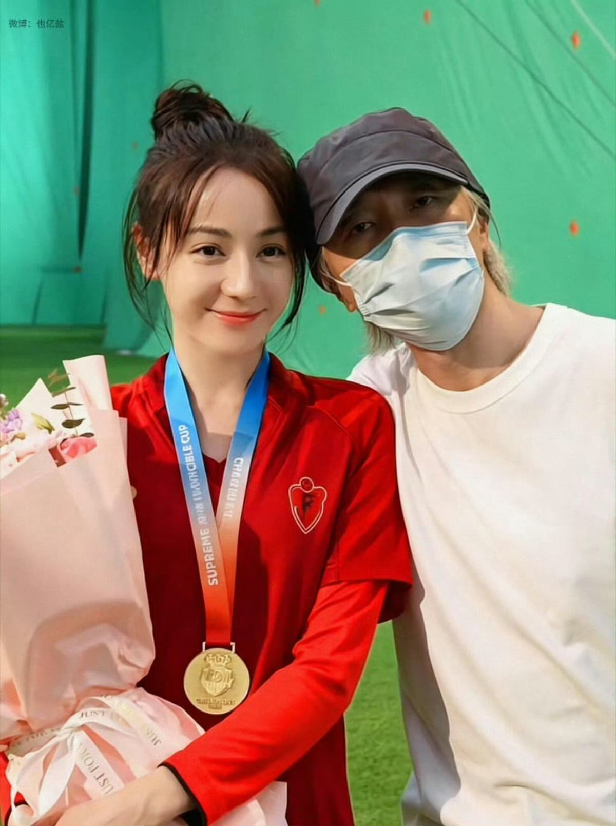 迪丽热巴说周星驰不止有无厘头迪丽热巴形容功夫女足她表示不能片面定义星爷的作品，功