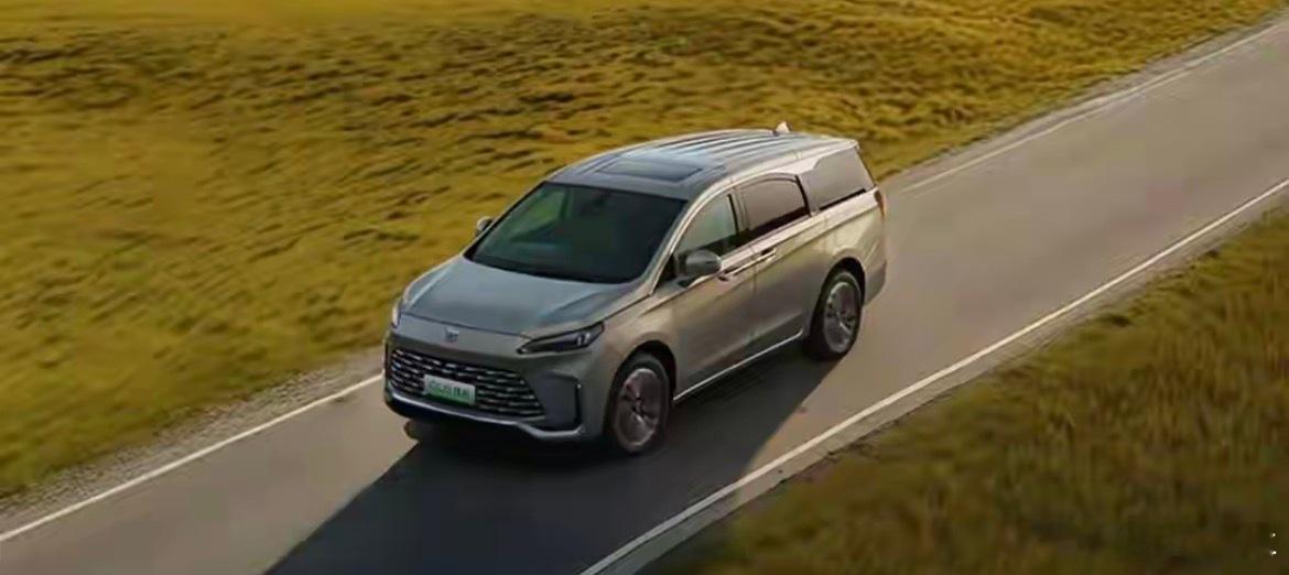 左右观车 别克GL8遭水军抹黑，幕后推手直指竞争对手？｜聚焦民生【汽车民生获悉，