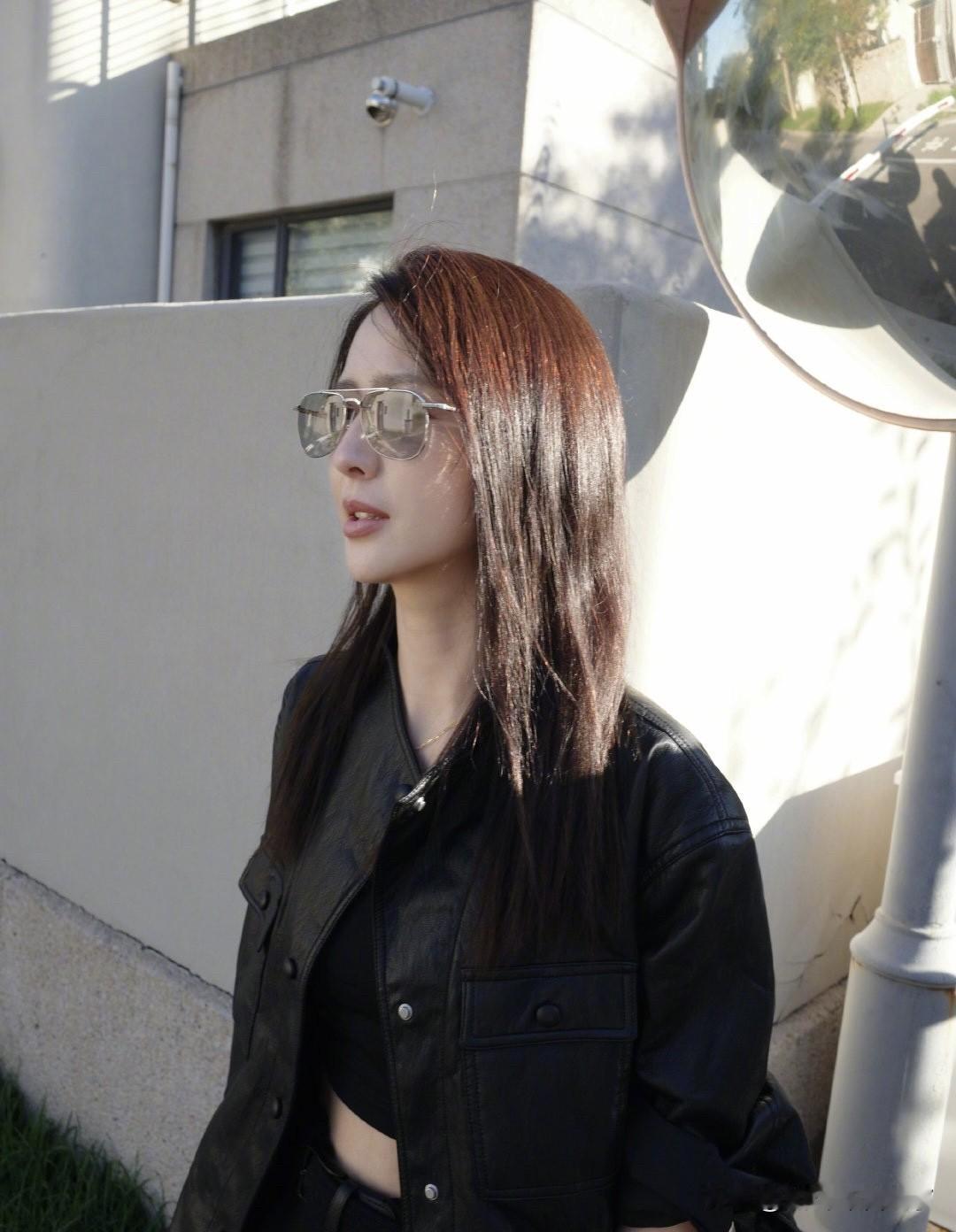 佟丽娅假期带娃日常～
佟丽娅和董璇又双双带娃出去玩了！
女明星就去女明星，
带娃