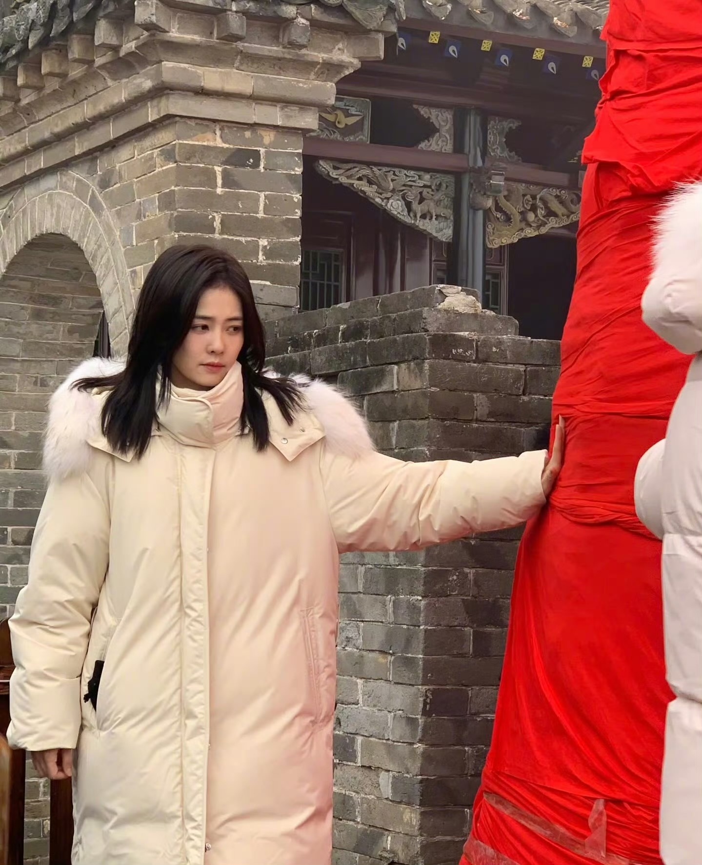 网友偶遇白鹿孟子义一起去了大孤山！还看到了曾舜晞陈鑫海，几人围着千年银杏转圈，大