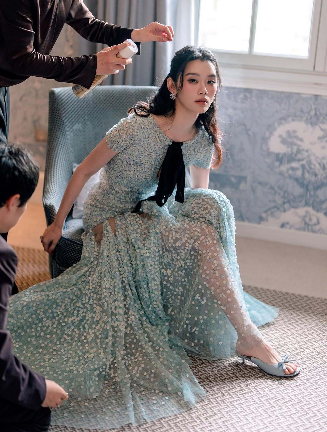 何猷君奚梦瑶婚礼欢迎晚宴 奚梦瑶婚礼欢迎晚宴造型释出，谷爱凌也来了奚梦瑶何猷君于