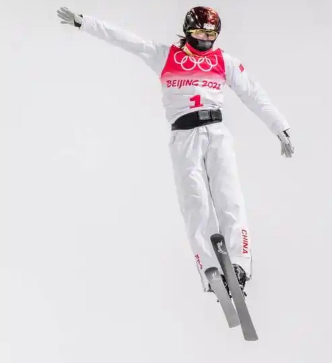 米兰冬奥会中国代表团有几位“五朝元老”？

1、徐梦桃:今年36岁，来自辽宁省鞍