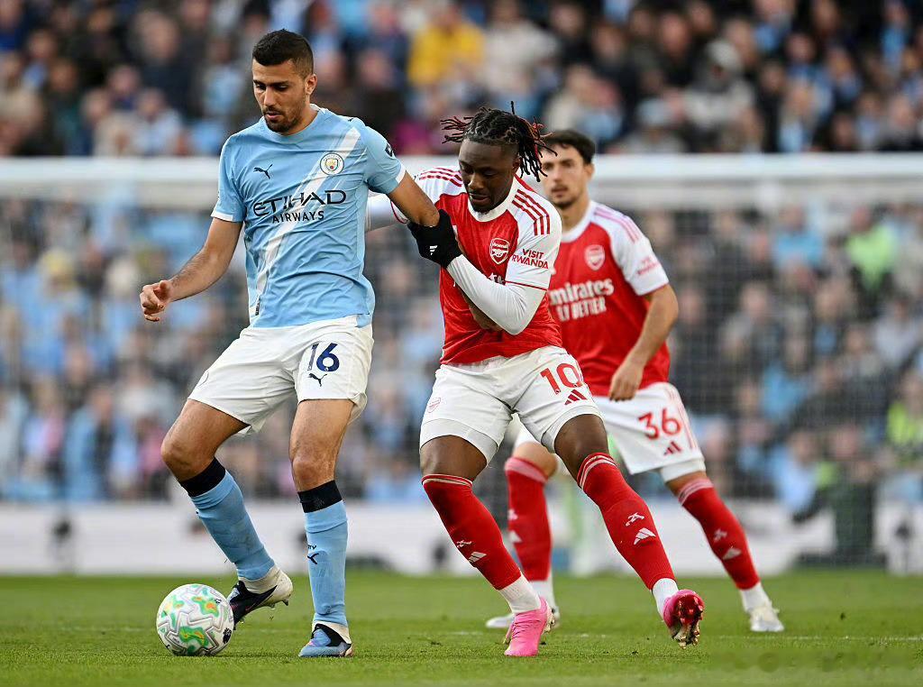 曼城2比1阿森纳西媒：瓜帅坦言不清楚罗德里伤停时长，西班牙国家队倍感忧心曼城在本