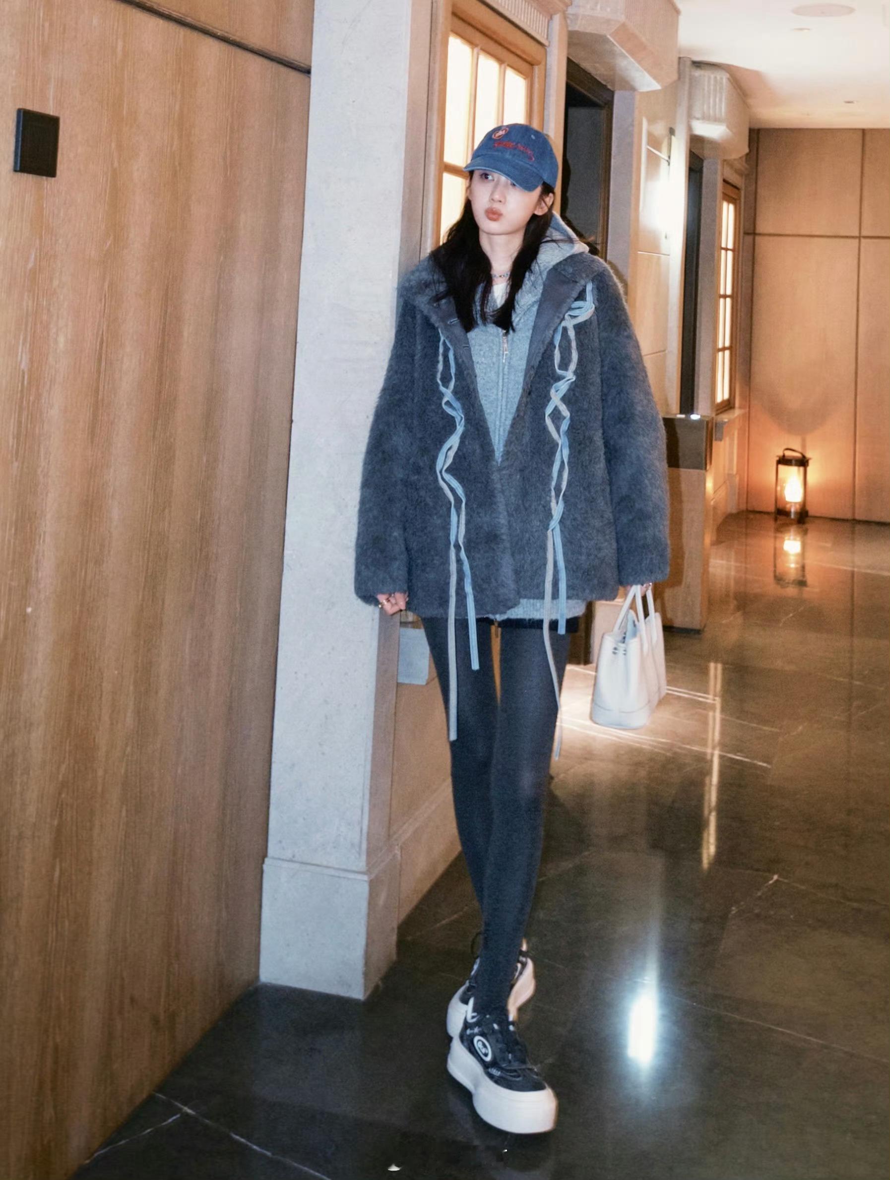 戚砚笛 🖤 冬季裤袜穿搭 