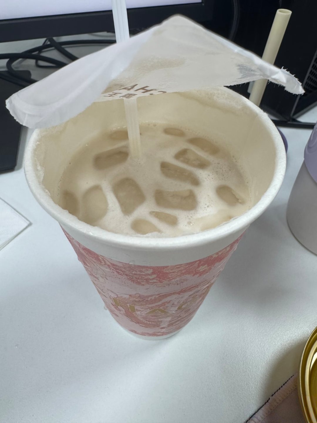 霸王茶姬霸王茶姬 祝我们都好在秋天夏末的燥热慢慢退场秋风携着温柔缓缓而来把夏日的