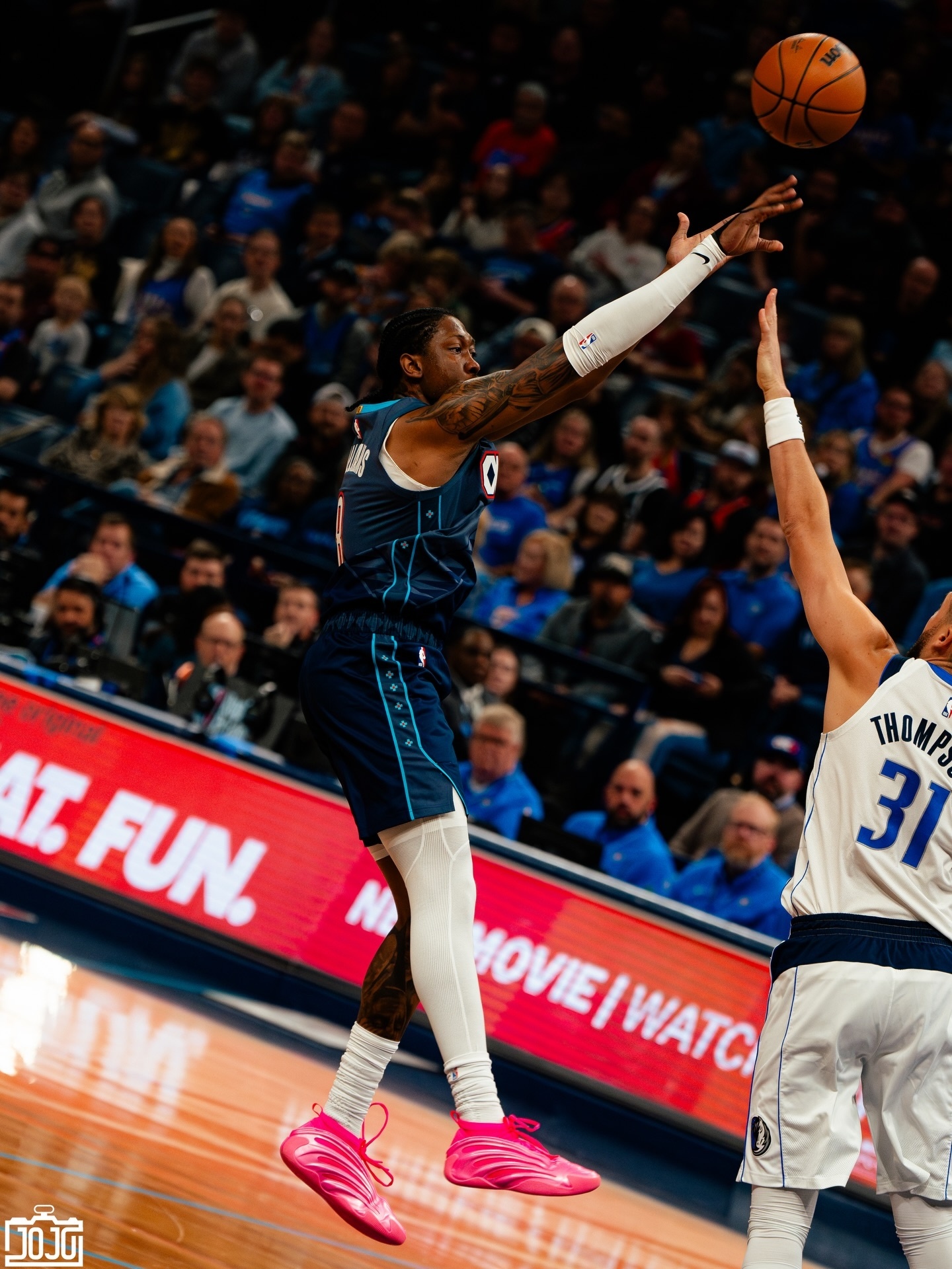 Jojo晒雷霆vs独行侠的返图并配文：三节战罢，雷霆球迷们感觉如何？雷霆战胜独行