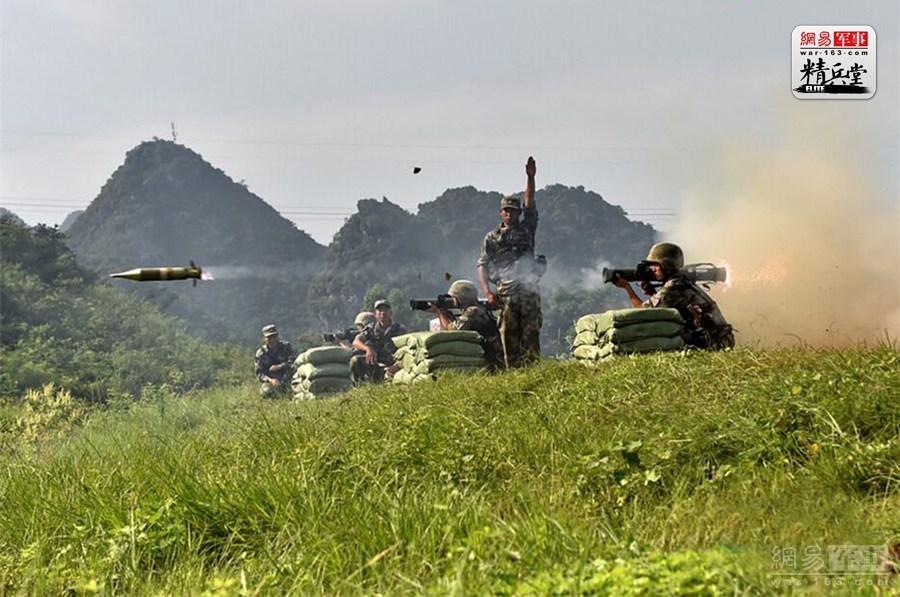 解放军“单兵小核弹”：12公斤一发入魂，威力顶一门120mm火炮！
 
这里要说