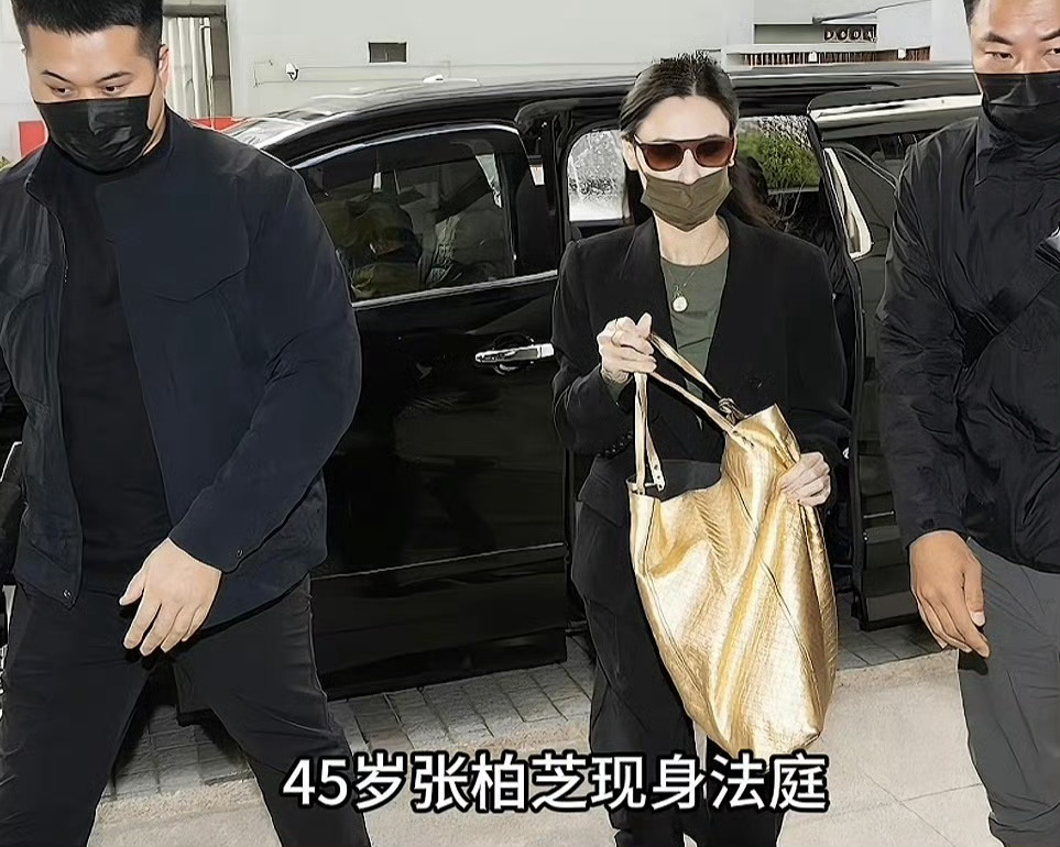 张柏芝庭审情绪失控崩溃大哭怎么感觉她老是遇人不淑啊，不管是恋人还是经纪人都伤害她