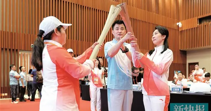 广州50棒68位火炬手就位 十五运火炬传递今日举行