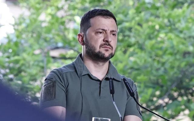 一位乌克兰人讲到自家总统时说：“我知道不少中国人觉得 泽连斯基 以前是喜剧演员，