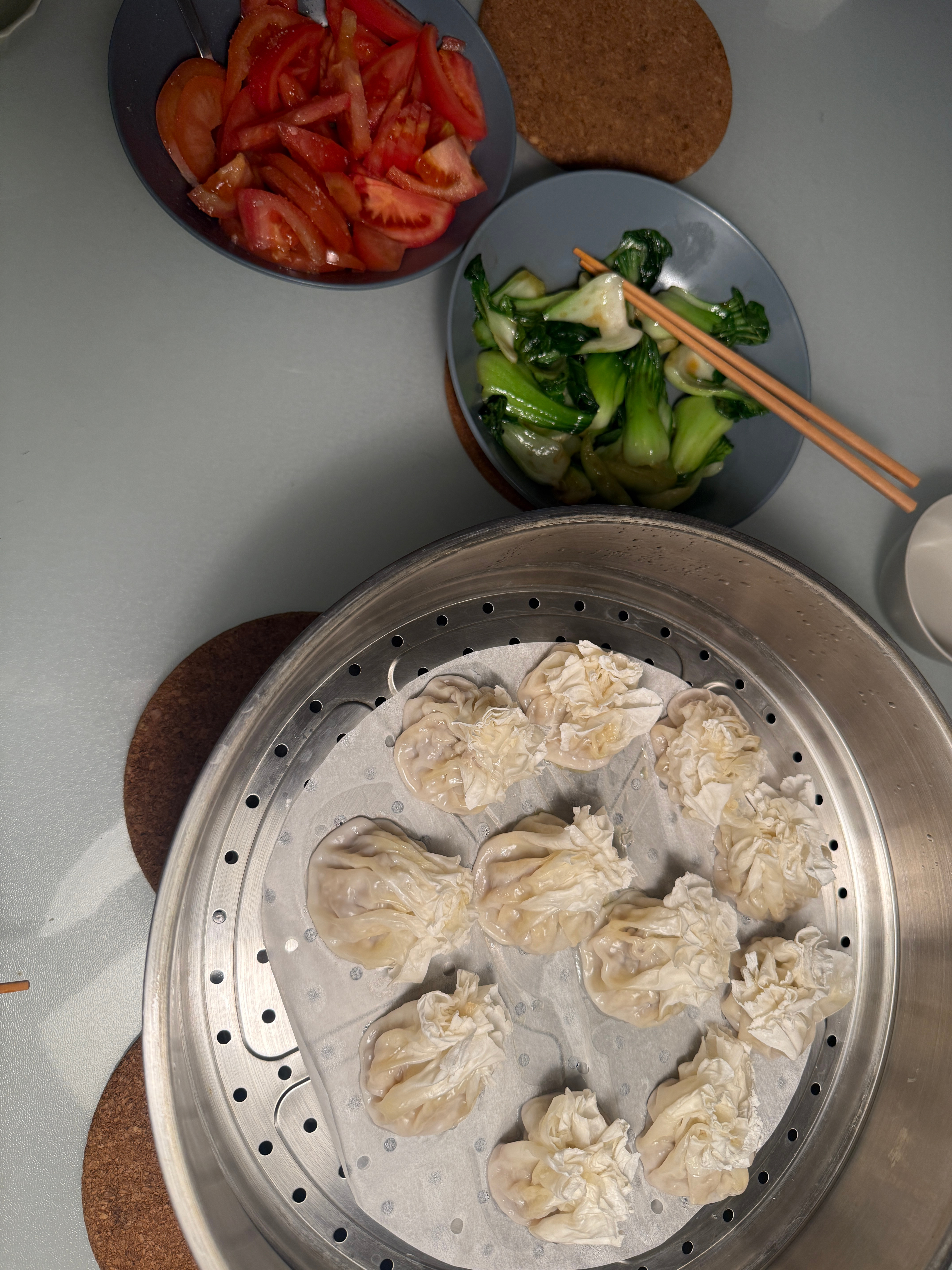 听说下雪天跟羊肉烧麦更配？今天小卷长胖了吗