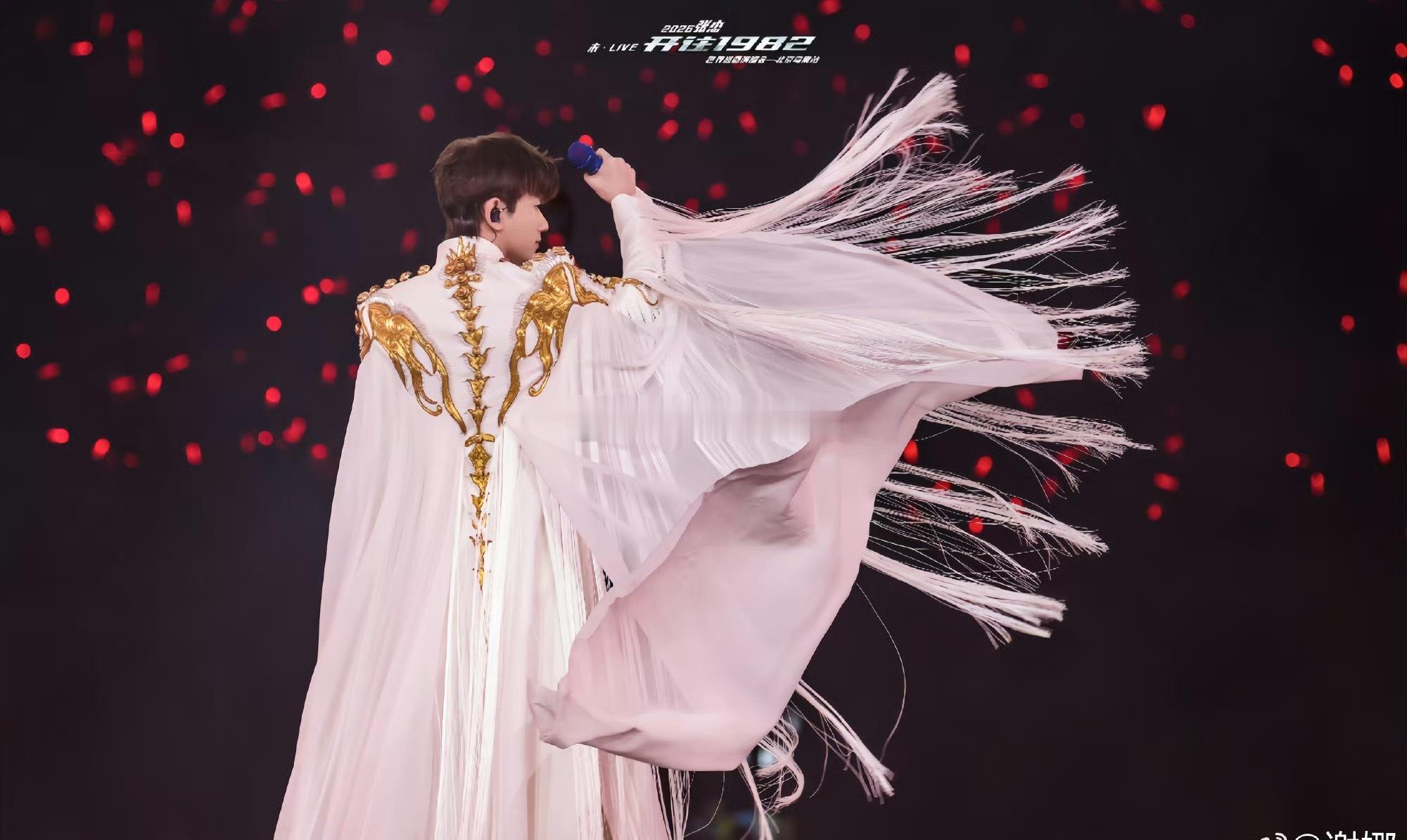 人在长沙，心早已飞去北京鸟巢啦✨今晚鸟巢星光为你而亮，唱你热爱的歌，做最闪耀的你