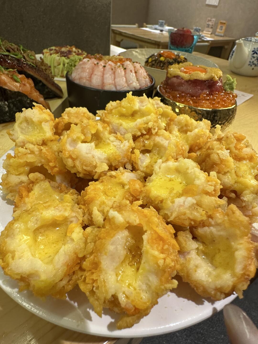 南京极品（咸蛋黄虾球好吃死了。。。。）