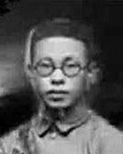 李谦，1909年出生在湖南省醴陵县一个普通的店员家庭，原名李隆光。李立三之弟。是