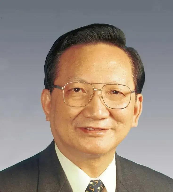 唐家璇，这个从江南水乡走出来的外交官，平日里温文尔雅，说话从来都是和和气气的，可