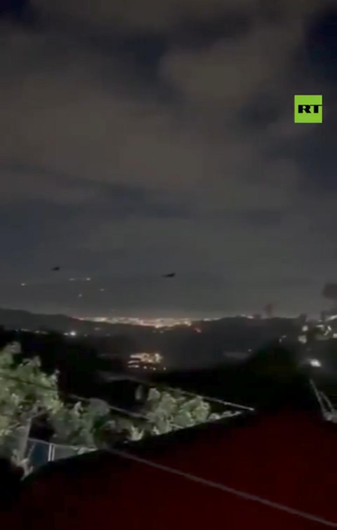 新闻快讯——朝鲜外务省强烈谴责美国对委内瑞拉发动的袭击。
 
“此举是对国家主权