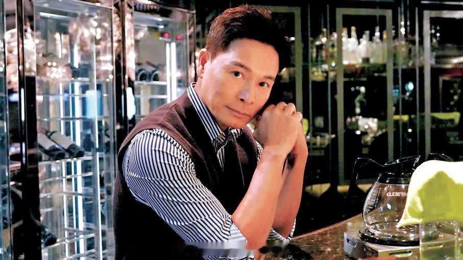 「《香港文匯報》娛樂專訪｜父子追夢同有「火」   （ ）：戲有人睇就叫成功 … 