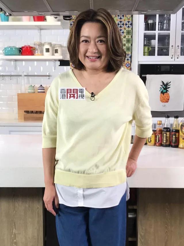 她曾经是香港很出名女演员，1988年加入香港TVB成为演员，在多部电视片集中参与