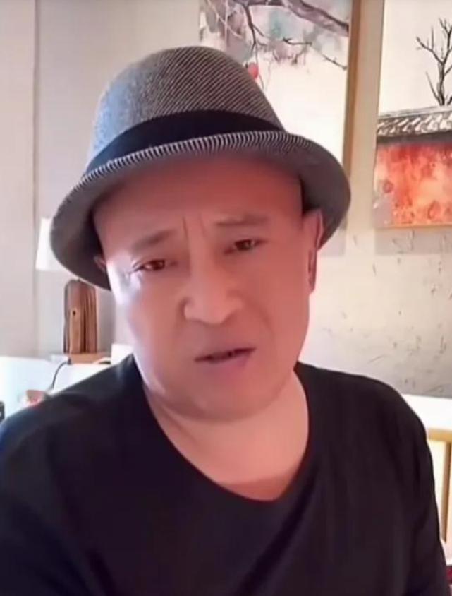 赵四终于捅破天窗！赵本山拿拍戏大头分红，看似赚钱，实则背了100个家庭
 
全网