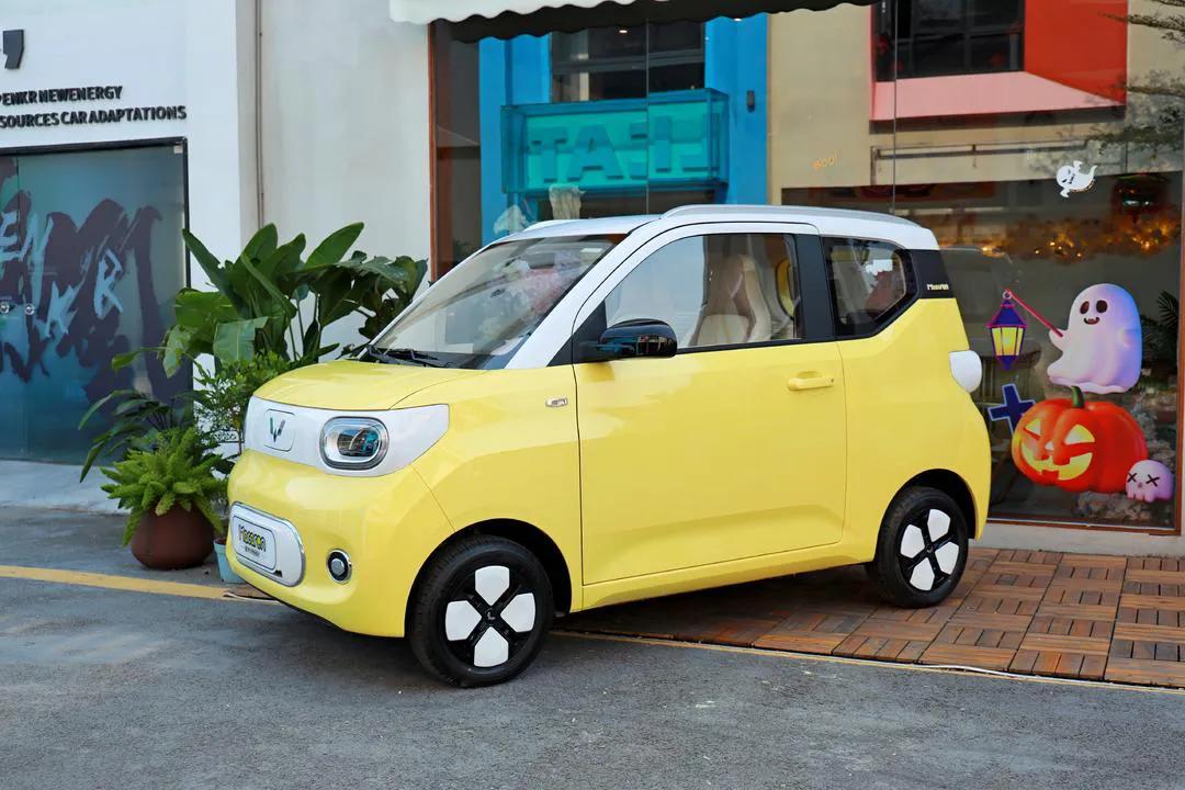 宏光MINIEV第三代马卡龙VS长安Lumin，该选谁？
 
五万元的纯电代步小