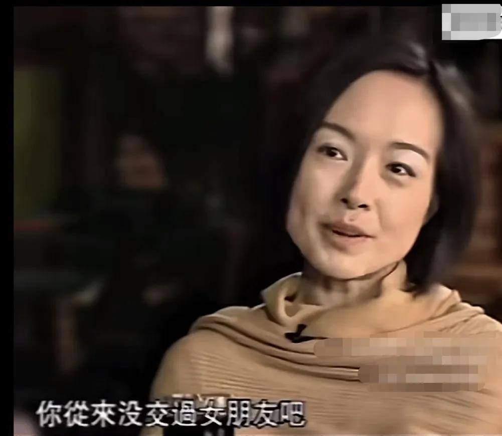 主持人：“你从来没交过女朋友吧”
金星：“没有”
主持人：“以前是男孩子的时候也
