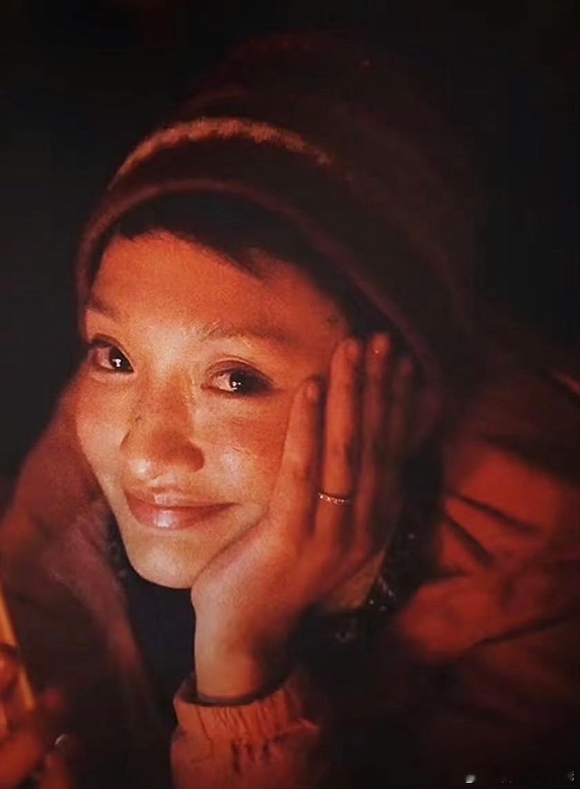 内娱不能没有黄觉这样的站哥 如果说内娱的官方影像像是精心编排的乐章，那黄觉的照片