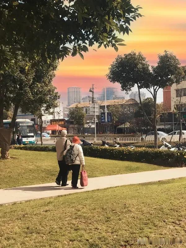 人老了,养儿防老靠谱吗?
孩子是上帝赐给我们的礼物，也是人生中最大的财富！

养