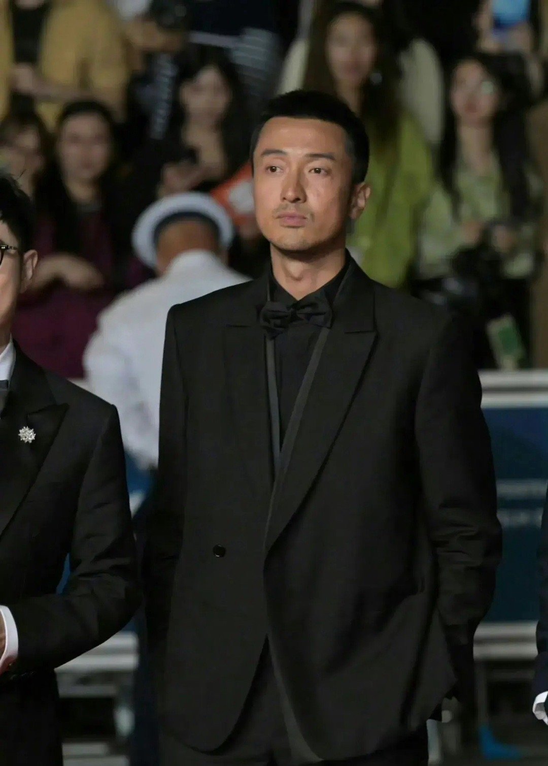 #王传君瘦得我不敢认#这是王传君？？？都瘦成什么样了？？乍一看还以为是胡歌老师去