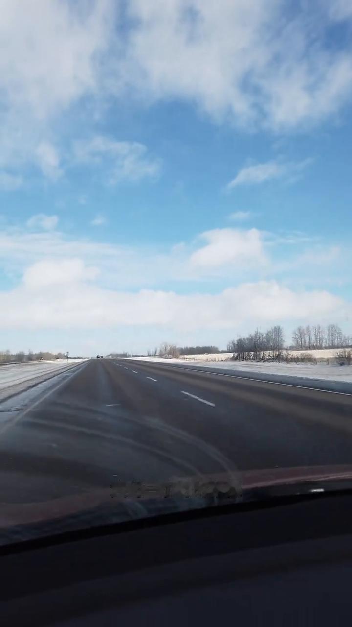 轻轻漫步加拿大，分享有烟火气的海外生活。儿子12年级上学期就申请到了自己满意的大