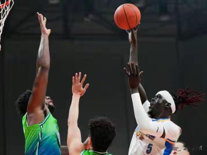 国内球员强于外援除了北汽还有谁？看完北汽和辽篮的比赛，北汽外援的表现真是一言难尽