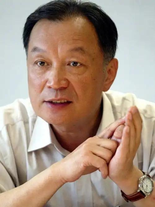 这才是真正的专家！40万块钱，在村里是三层小楼加一辆车，在县城里连套像样房子的首