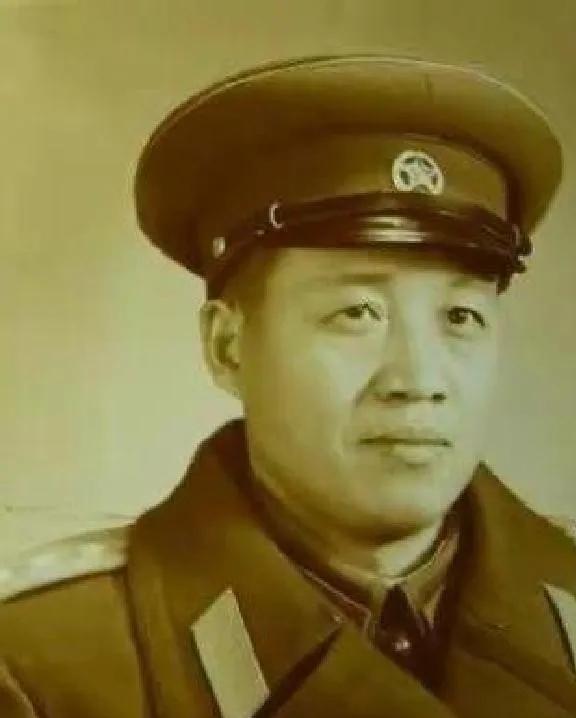 1950年志愿军团长范天恩带两千余人失联多日，由于私自率部赶入松骨峰战场竟然成了