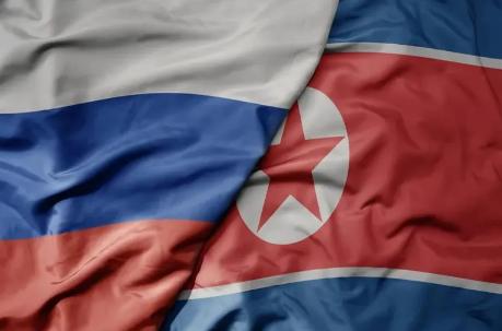 据日本《日经亚洲》报道，俄乌冲突中，朝鲜靠向俄罗斯提供大量武器装备与作战人员，可