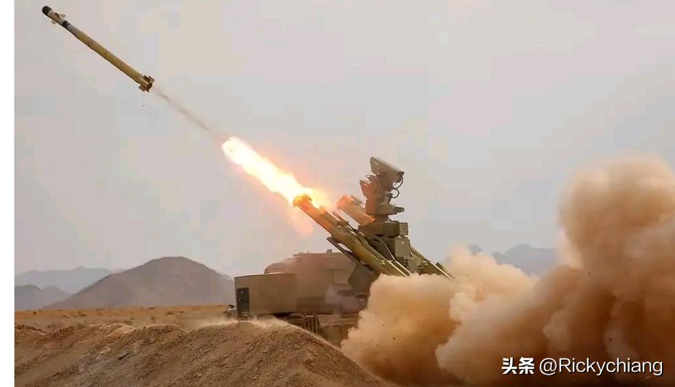 让美军的傲慢碎了一地，这就是伊朗导弹击中美军F35隐身第五代机起到的强有力作用。