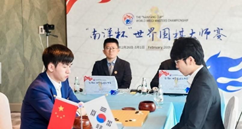 南洋杯”世界围棋大师赛冠亚军三番棋决赛第二局比赛在新加坡进行，韩国申真谞九段执黑