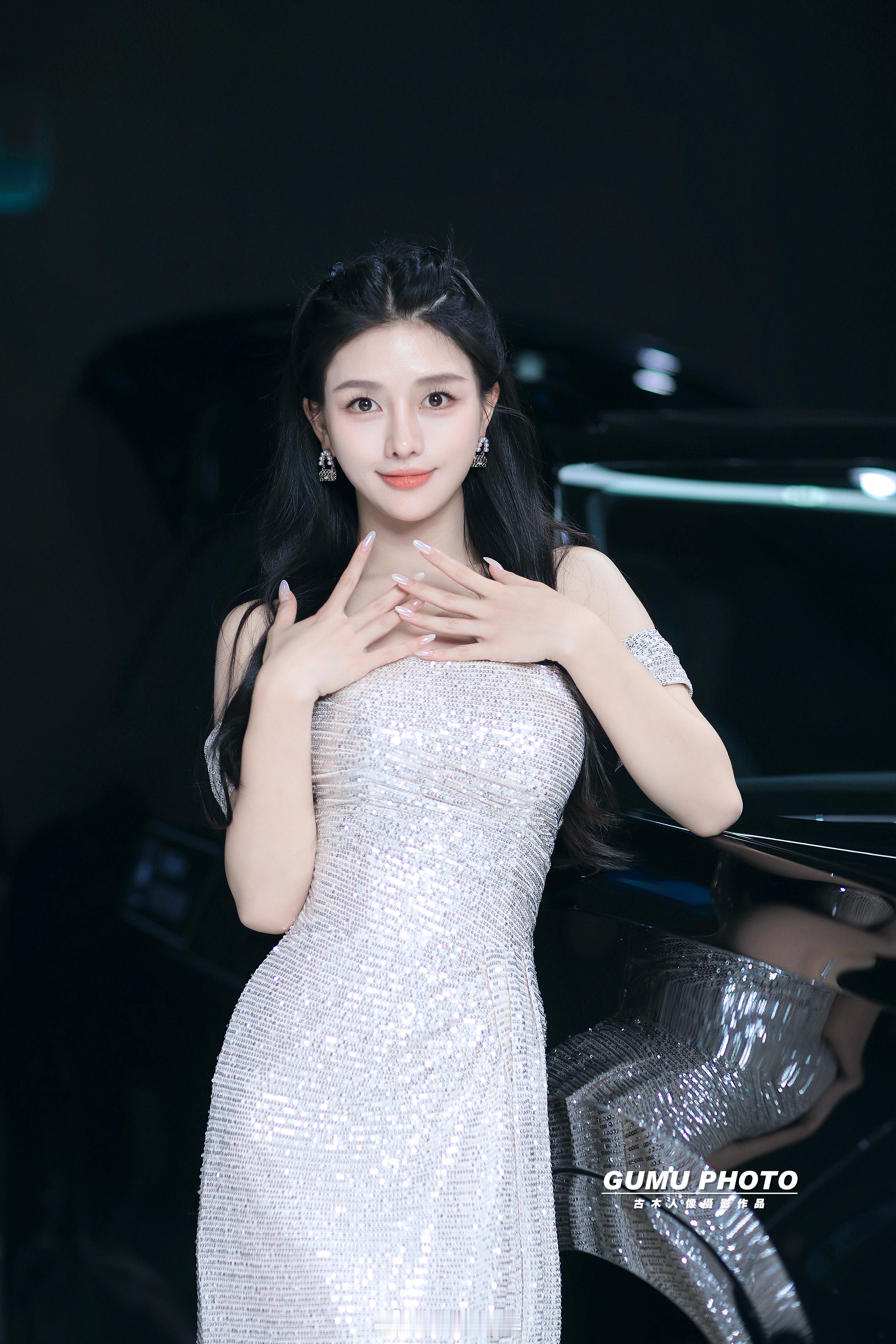 2026贵阳国际车展上汽大众展台模特小姐姐2026贵阳国际车展 