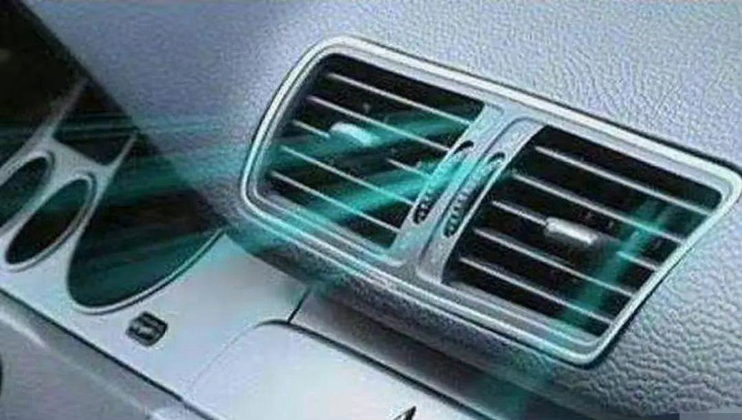 江浙沪速冻有车主吐槽不敢开空调 一到冬天，开车直接兰花指！摸方向盘跟着摸冰棍一样