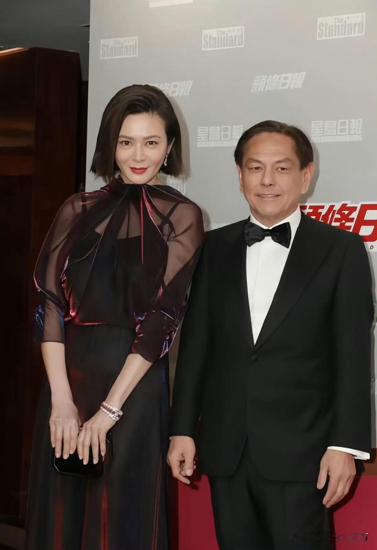 关之琳近期以全新造型惊艳亮相，一改往日长发形象，大胆剪了利落减龄的波波头短发，发