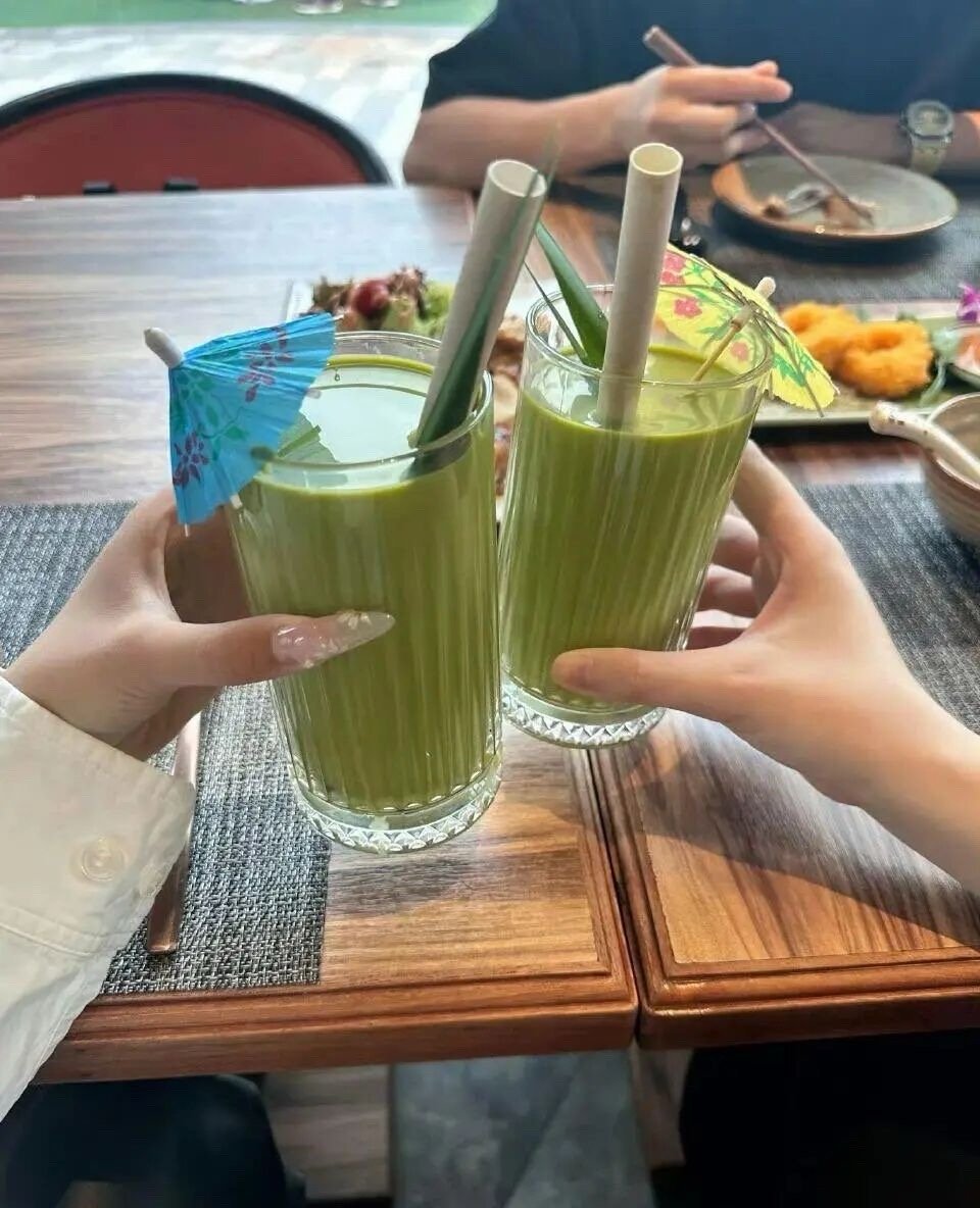 今年的不足：余额不足、睡眠不足、头发不足。 