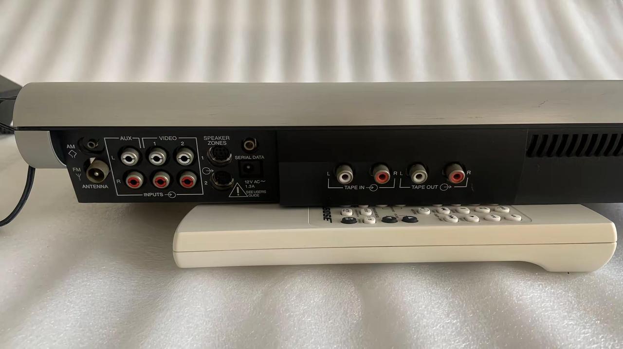 BOSE 悠闲20六碟CD机。原装进口，秒读CD。  1200米。