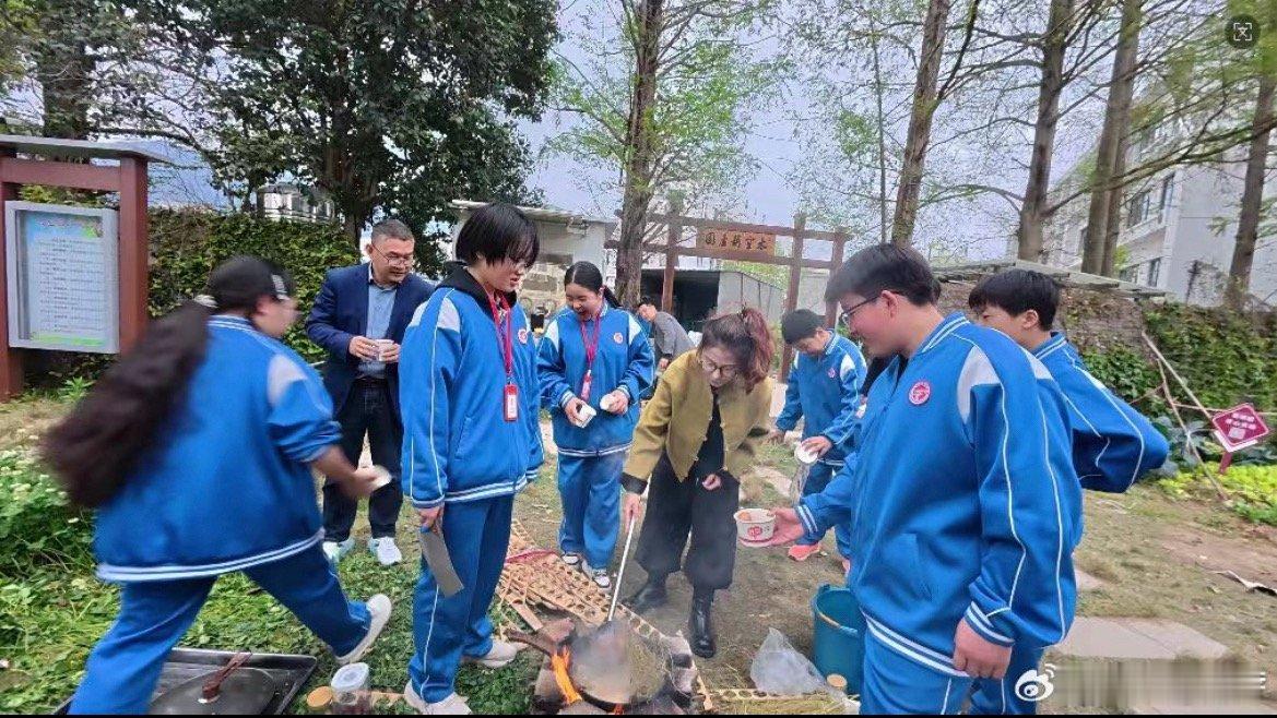 台州学子们在春天播种下太空种子台州天台坦头中学把劳动课堂搬进实践基地，趁着适宜气