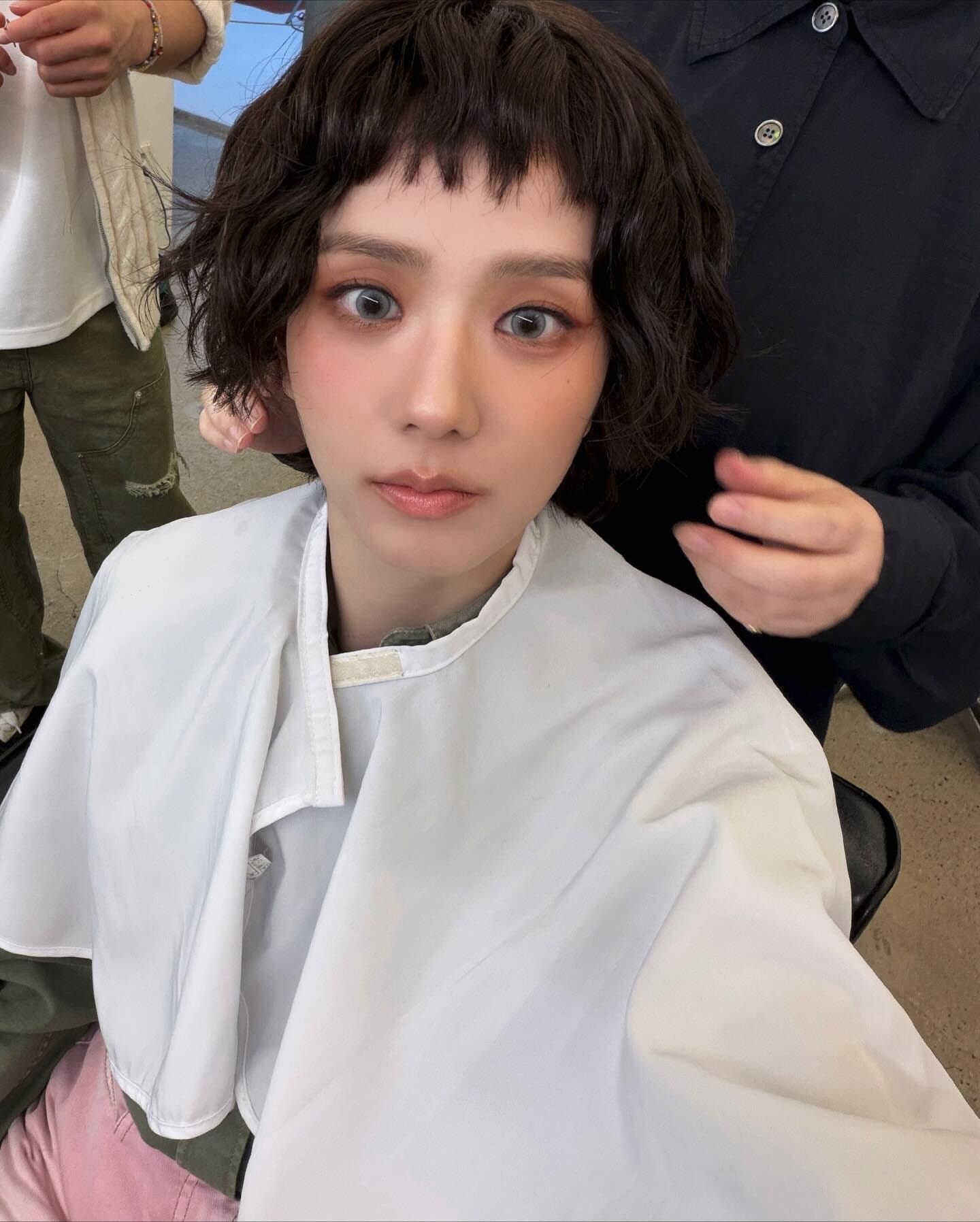 金智秀ELLE拍摄花絮 