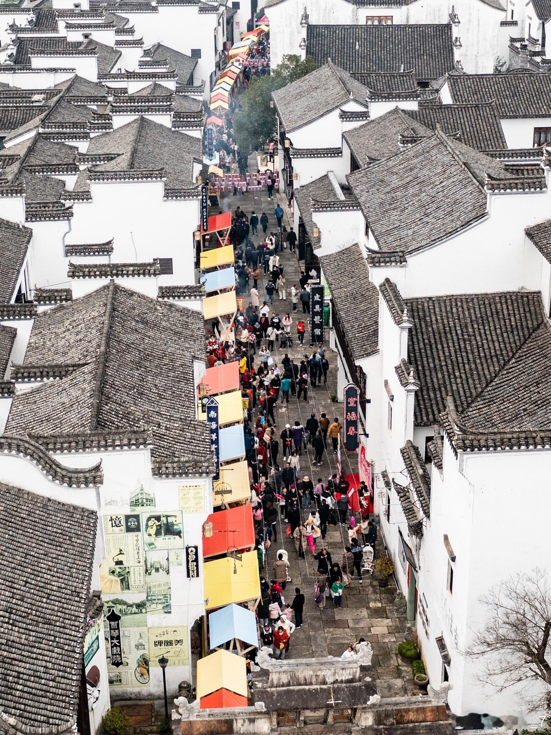 #悦动狮城回家过年# 记得小时候，距离过年还有一个多月的时候，家里就会陆续置办年