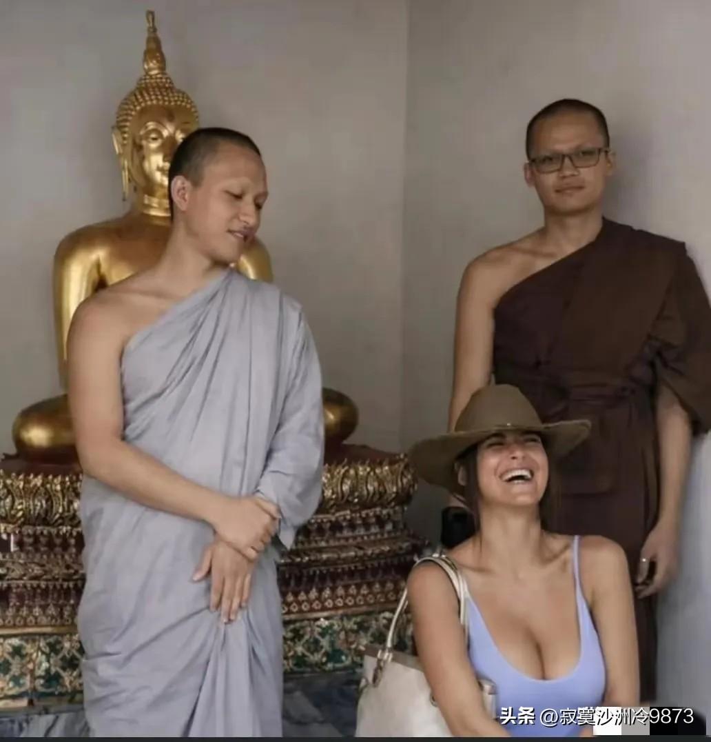 酒肉穿肠过，佛祖心中留！色即是空，空即是色！
人非圣贤，谁能无过？悄悄瞥一眼，佛